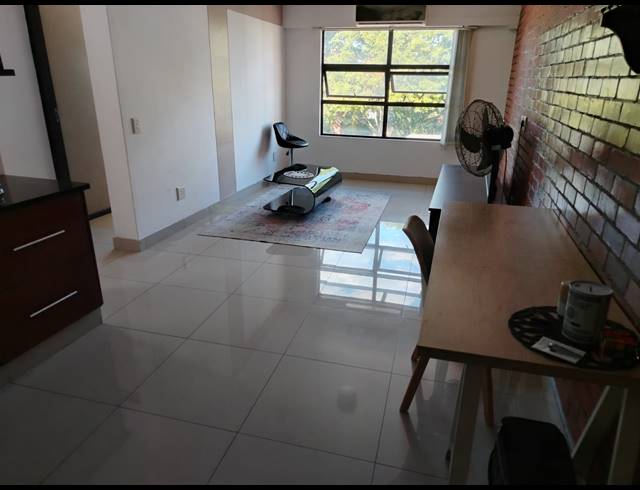 2 BEDROOM FLAT FOR SALE IN ESSENWOOD